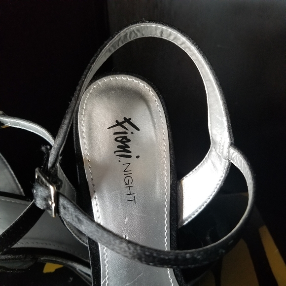 Fioni Black Satin Sandals Size 7 - Picture 3 of 7